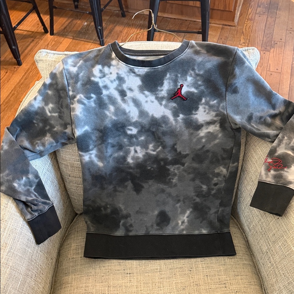 Jordan Tie-Dye Black and Gray Crewneck Sweatshirt. Youth Large
